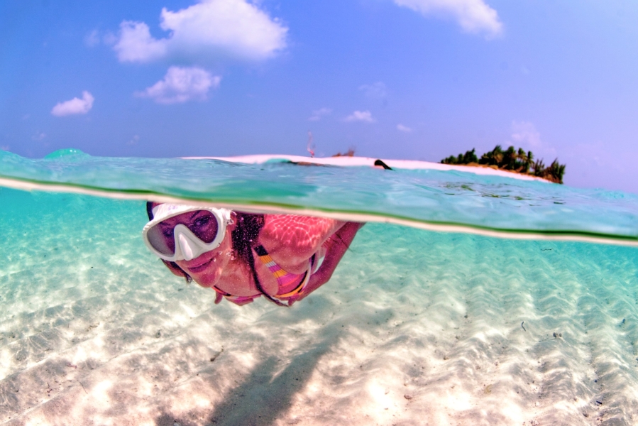 Nuotare nel paradiso (Kadmat, Lakshadweep - India)
