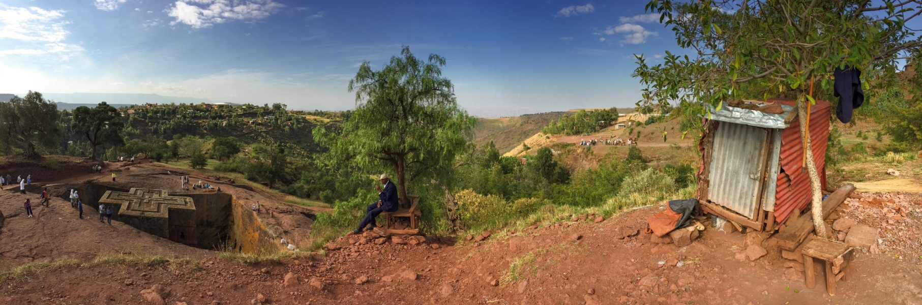La chiesa di St. Giorgio e la caseta del guardiano (Lalibela - Etiopia)